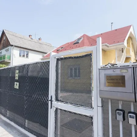 Hi-bp Garden Batsanyi With 4 Near The Train With Free Parking Apartament *